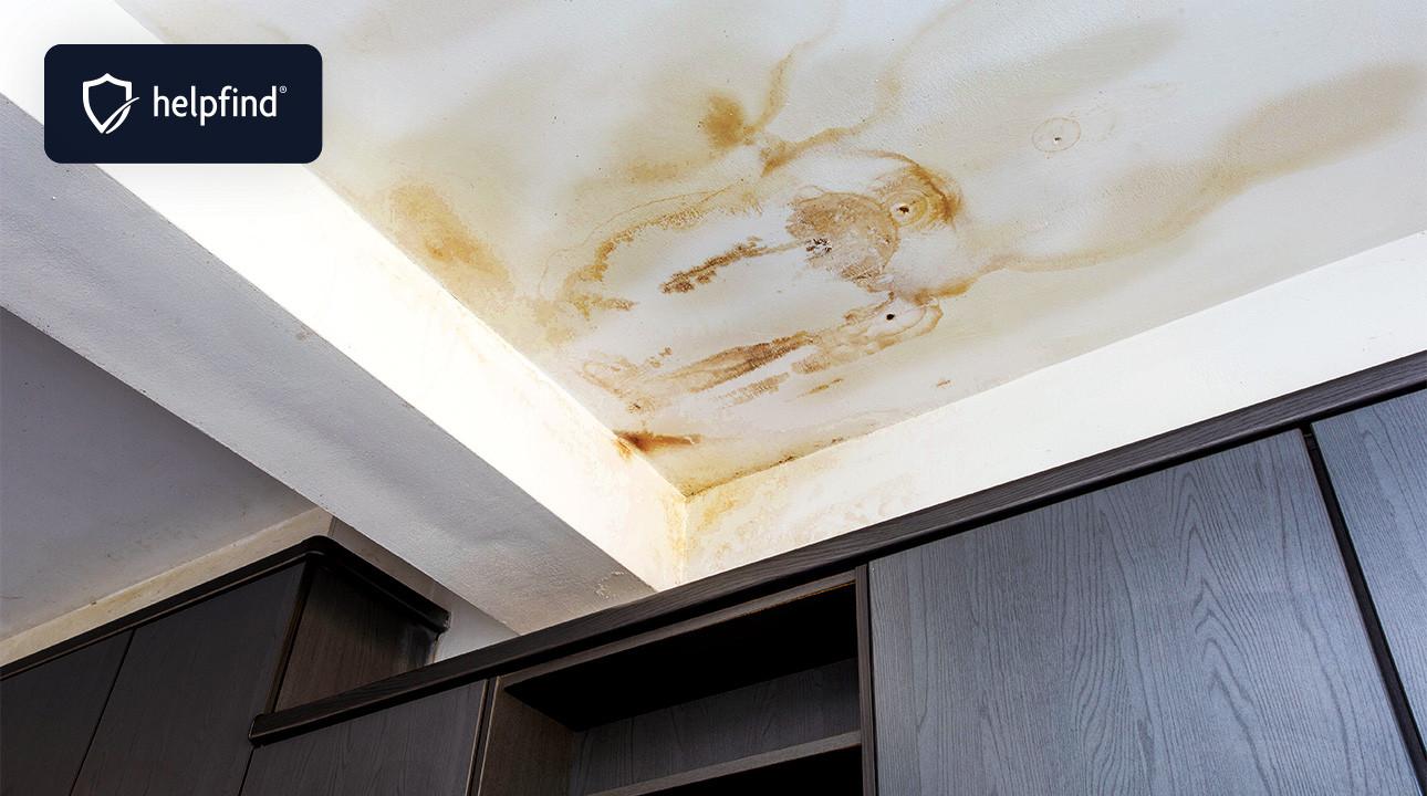 Przeciekający dach – co zrobić, żeby uniknąć poważnych szkód?