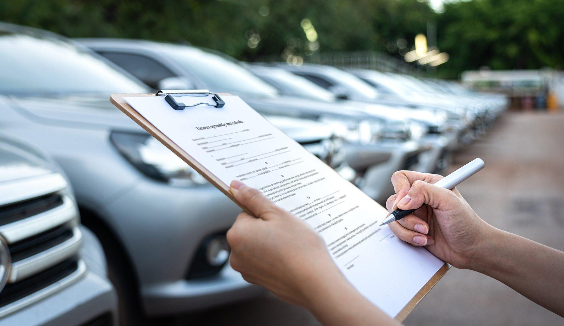 Umowa kupna sprzedaży samochodu - co powinna zawierać?