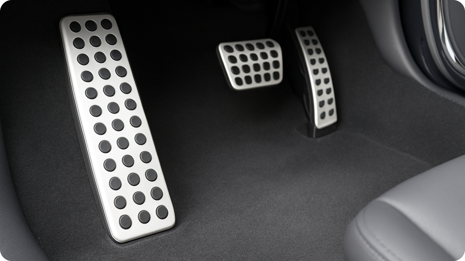 pedały w samochodzie - martwy pedał