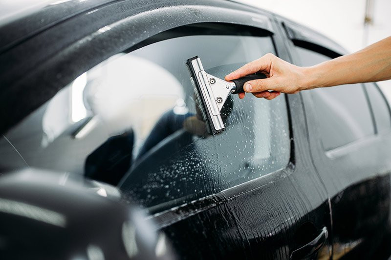 przyciemnianie szyb w samochodzie